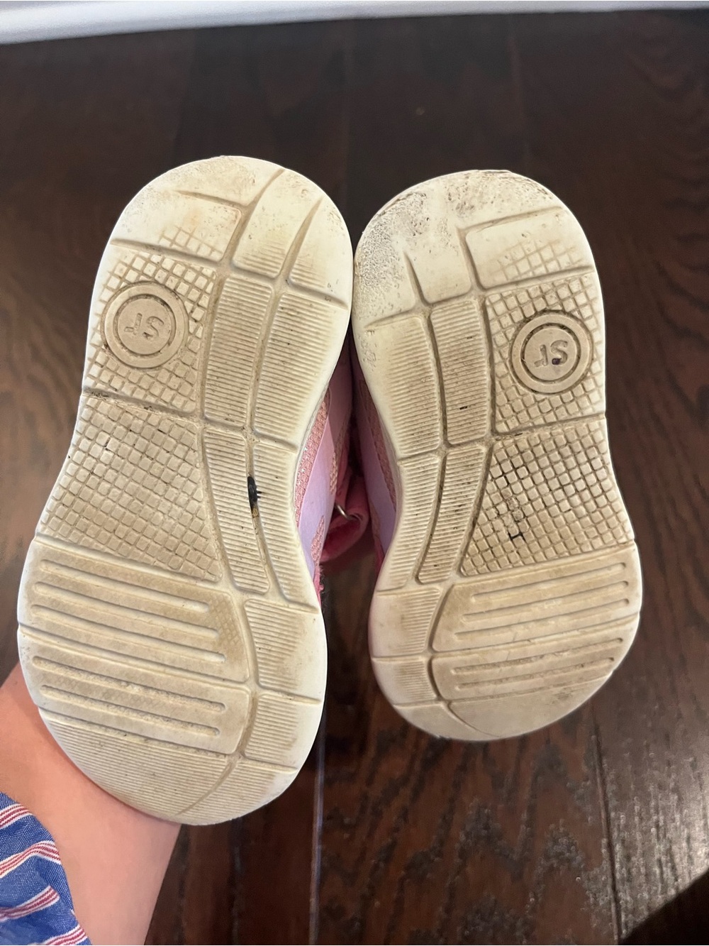 Stride Rite Ridley Sneaker - Picture 3 of 5